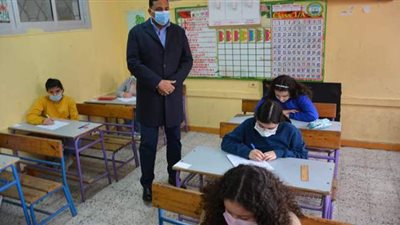 محافظ الدقهلية يخضع للتعقيم ويتفقد لجان امتحانات شهر مارس