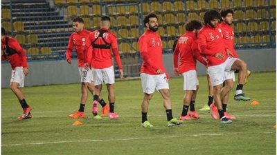 محمد شريف يقود هجوم المنتخب أمام جزر القمر