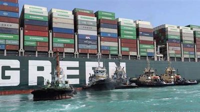 محمد هنيدي عن تعويم السفينة الجانحة فى قناة السويس: عظيمة يا مصر