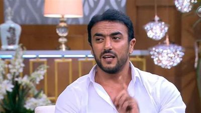 مسلسلات رمضان 2021.. أحمد العوضي يحطم زجاج أحد السيارات بيده | فيديو
