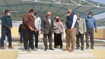 محافظ الوادي الجديد يتابع أعمال تطوير نادي الهجن والفروسية بباريس