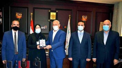 محافظ الأقصر يكرم الأمهات المثاليات