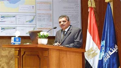 أسامة ربيع: لأول مرة في العالم يتم تعويم ناقلة من دون تخفيف حمولة السفينة