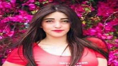 الحكم في تعدي أسرة منار سامي على الشرطة.. أول مايو