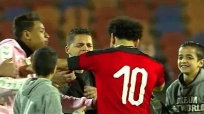 تعليق مثير من حسام البدري على مشهد هجوم الجماهير على محمد صلاح