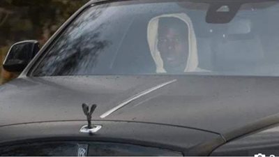 بعد 270 يوما من حرمانه منها.. بوجبا يستعيد سيارته باهظة الثمن | صور