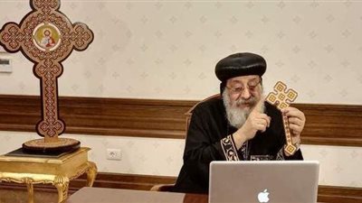 لمدة ساعتين.. البابا تواضروس يلتقي خدمة 