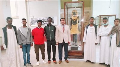 منتخب حلايب وشلاتين للميني فوتبول يزور المتحف المصري | صور