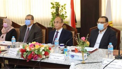 سعفان يهنئ هيئة قناة السويس بإنهاء أزمة السفينة الجانحة