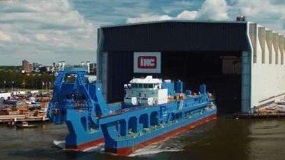 الصور الأولى لأكبر كراكة في الشرق الأوسط تستعد للانضمام إلى أسطول معدات قناة السويس