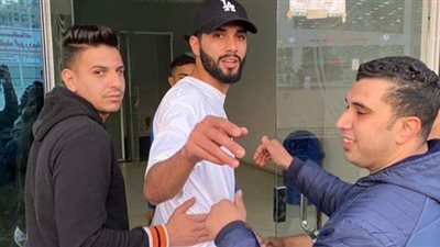 فرجاني ساسي يؤدي تدريبات في 