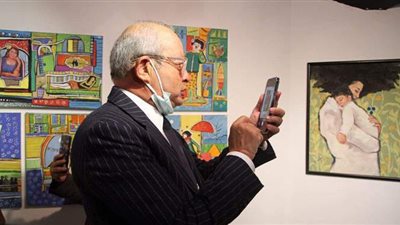 ساويرس: أحرص على اقتناء أعمال الشباب المصري في الفن التشكيلي | فيديو