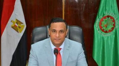 محافظ الدقهلية يغلق 8 صيدليات و29 عيادة ومركز طبي للمخالفة