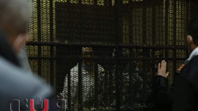 رد فعل مستفز لمتحرش المعادي داخل قفص الاتهام | صور