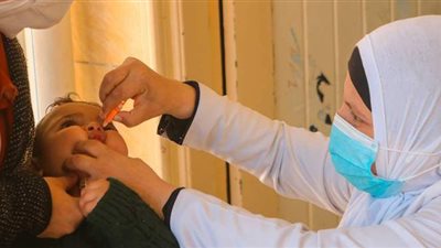 تكثيف حملات التطعيم ضد شلل الأطفال في آخر يوم بمطروح| صور