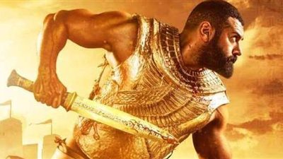 تامر فرج ينتقد مسلسل «الملك»: «محروق دمي من صبغة الشعر»| فيديو