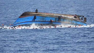 غرق امرأتين وثلاثة أطفال في انقلاب قارب قبالة الساحل الليبي