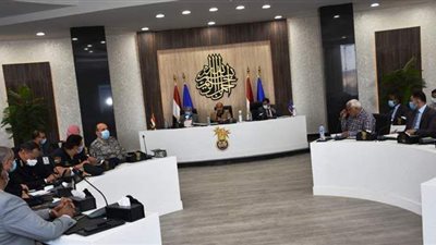 محافظ أسوان: حلول جذرية لمعاناة المواطنين من مشاكل المياه والصرف الصحي