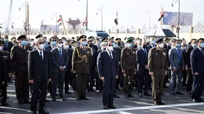 الرئيس السيسي يتقدم الجنازة العسكرية للجنزوري.. يقدم العزاء لأسرة الفقيد.. يؤكد: فقدنا رجل دولة من طراز فريد.. عاش بارا بمصر وفيا لترابها وأهلها
