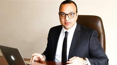 خبير تسويق يكشف طرق مكاسب الأندية الجماهيرية من الإنترنت ومواقع التواصل