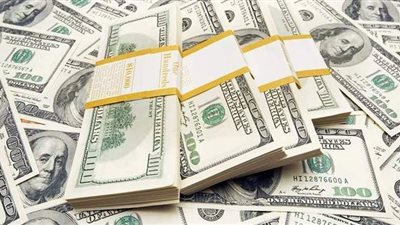 نشرة الاقتصاد وأبرزها: سعر الدولار يتراجع فى 15 بنكا.. والبورصة تخسر ٥.٧ مليار جنيه بختام تعاملات اليوم