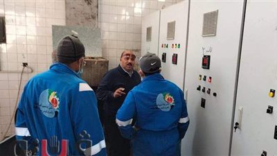 رئيس مياه القناة يتفقد أعمال تشغيل محطات الصرف في الإسماعيلية | صور
