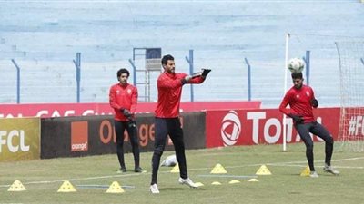 مران قوى لحراس مرمى الأهلى استعدادا للمريخ السودانى