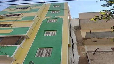 قصة عقار الشرقية المائل.. عمره 44 عاما ومرخص ويملكه موظف | صور