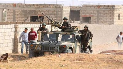 بينهم امرأة تحمل رضيعا فجرت نفسها.. مقتل 3 إرهابيين في تونس قرب حدود الجزائر