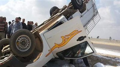 بالأسماء.. إصابة 15 شخصاً في انقلاب سيارة بالإسماعيلية