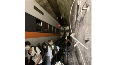 تفاصيل حادث القطار المروع في تايوان | صور