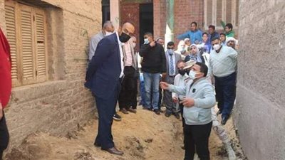 نائب محافظ المنيا يتابع ميدانيا مشروعات المبادرة الرئاسية 