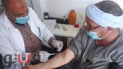 بالمجان.. الكشف على ١١٤٠ مواطنا في قافلة شاملة بقنا