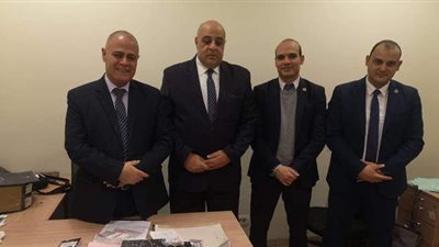 ضبط مشغولات ذهبية مرصعة بالماس مع راكب عربي بمطار القاهرة