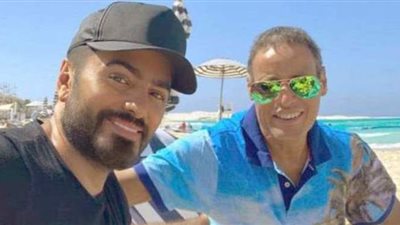 تامر حسني يكشف سبب وفاة والد زوجته