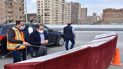 السيسي يتفقد أعمال تطوير المحاور والطرق الجديدة بشرق القاهرة