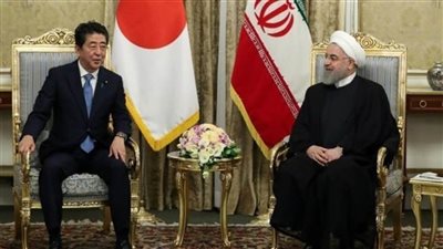 رئيس وزراء اليابان يطلب من روحاني الالتزام بالاتفاق النووي