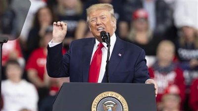 ترامب يصادق علي الإنفاق الدفاعي للولايات المتحدة.. اليوم