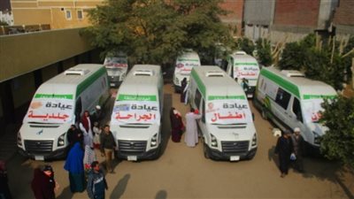 فحص 1600 حالات مرضية بالمجان في قافلة طبية ببني سويف| صور