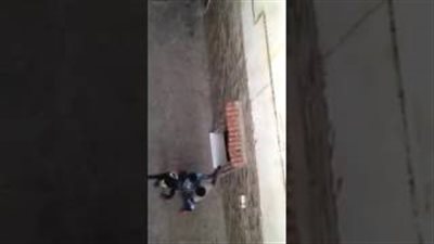 بالفيديو.. مشاجرة بالسيوف بين مجموعة أشخاص في أحد شوارع المغرب