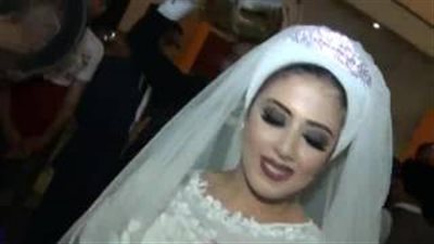 بالفيديو.. عريس خفيف الظل يزف عروسه بالدف والترومبون