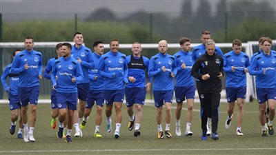 روني يشارك في تدريبات إيفرتون استعدادا للموسم الجديد