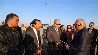 محافظ قنا يتفقد أعمال تركيب 174 كاميرا مراقبة بمشروع القناطر الجديد | صور