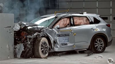 3 سيارات تفوز بجائزة أفضل اختبار أمان بمعهد سلامة الطرق السريعة