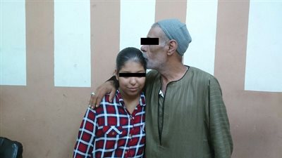 شرطة النقل تعيد فتاة لأسرتها ضلت طريق عودتها للمنزل بالجيزة