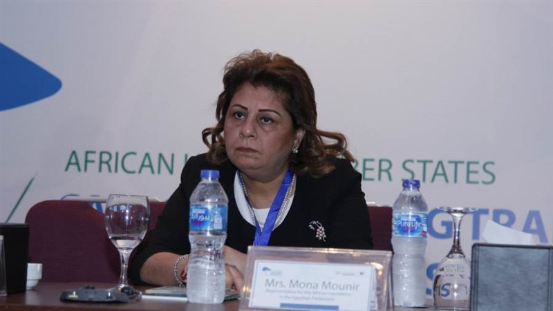النائبة منى منير