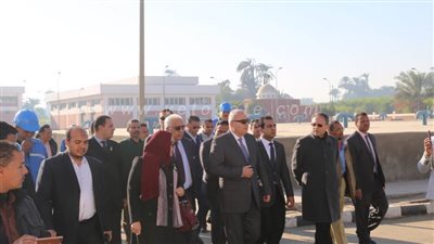 محافظ قنا يتفقد محطات الشرب بأبوتشت بلغت تكلفتها 190 مليون جنيه| صور