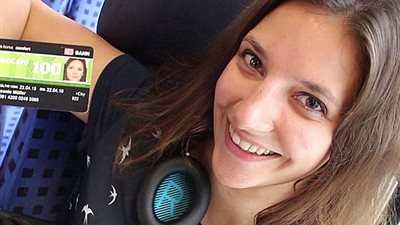 بالصور.. ألمانية تتخلى عن شقتها وتعيش على متن قطار