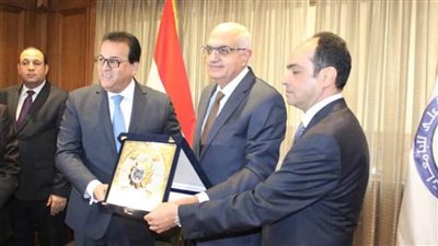 جامعة المنصورة تفوز بالمركز الأول في التحول الرقمي على مستوى الجامعات المصرية