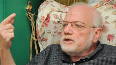 سلطات المطار تتحفظ على الـ«لاب توب» الخاص براسم النفيس